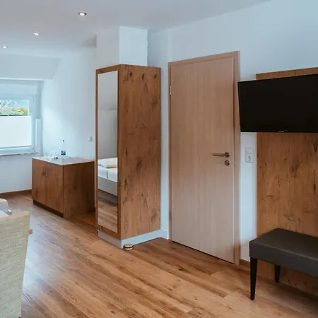 فندق Ferienweingut Serwaziwein