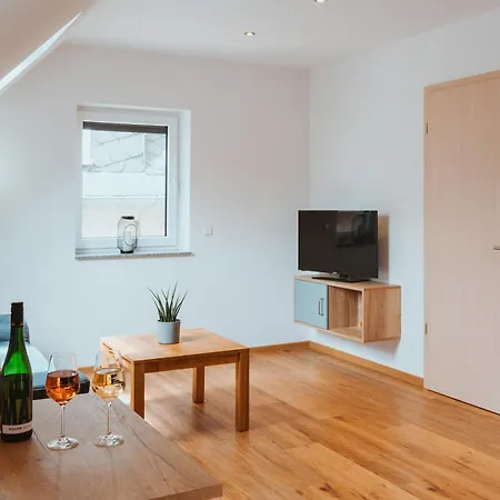 Ferienweingut Serwaziwein فندق 2*