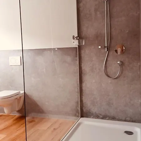 Ferienweingut Serwaziwein فندق