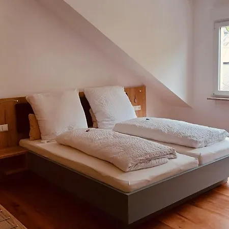 فندق Ferienweingut Serwaziwein 2*