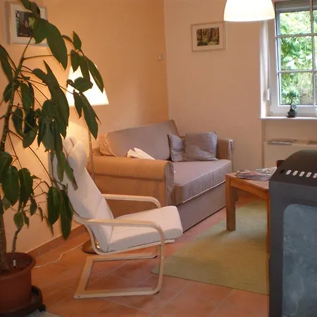 Ferienweingut Serwaziwein Otel 2*