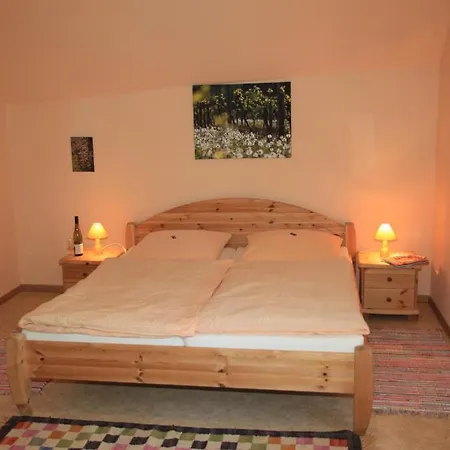 Szálloda Ferienweingut Serwaziwein 2*